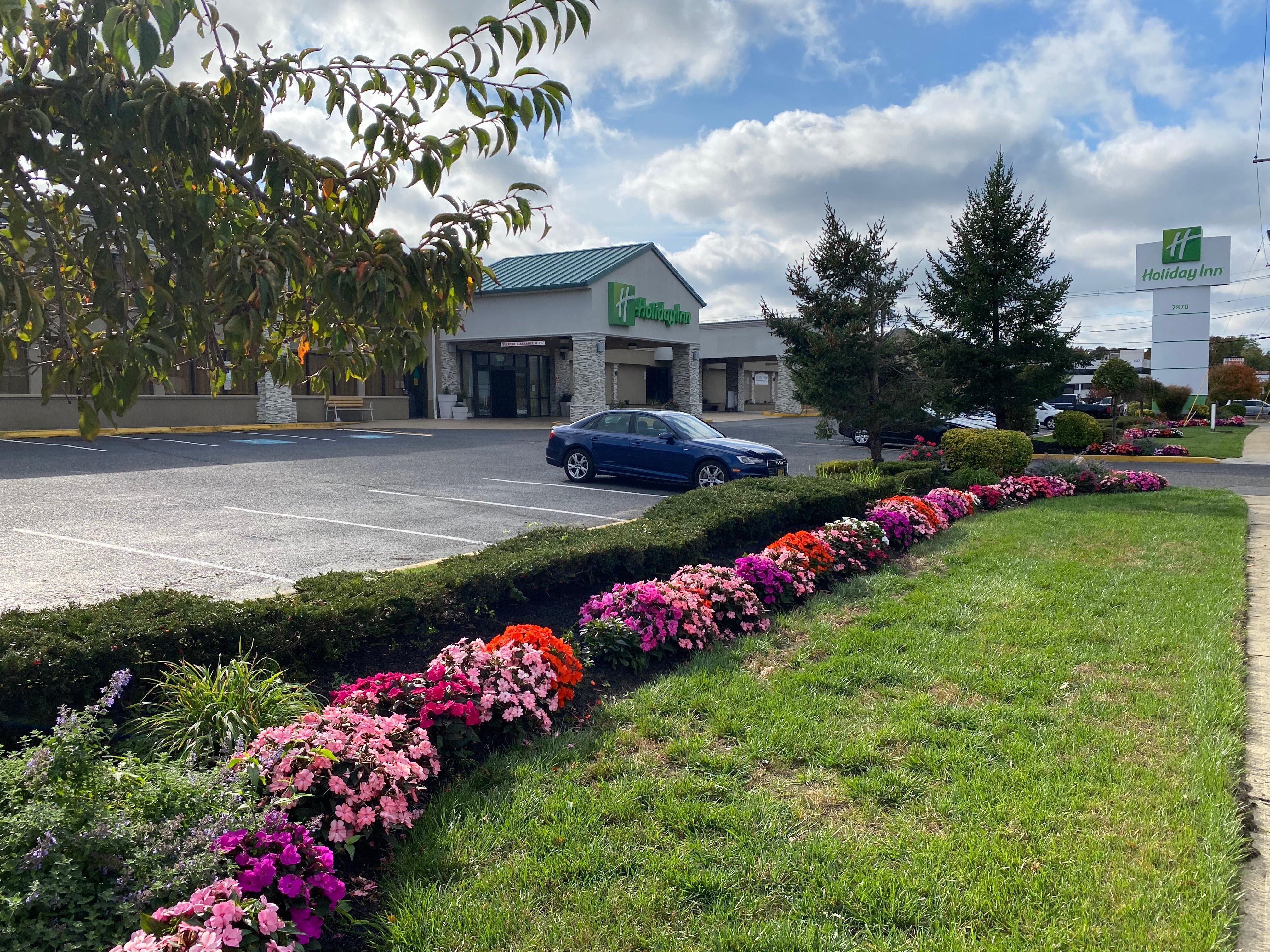 Holiday Inn Hazlet By Ihg Exterior photo